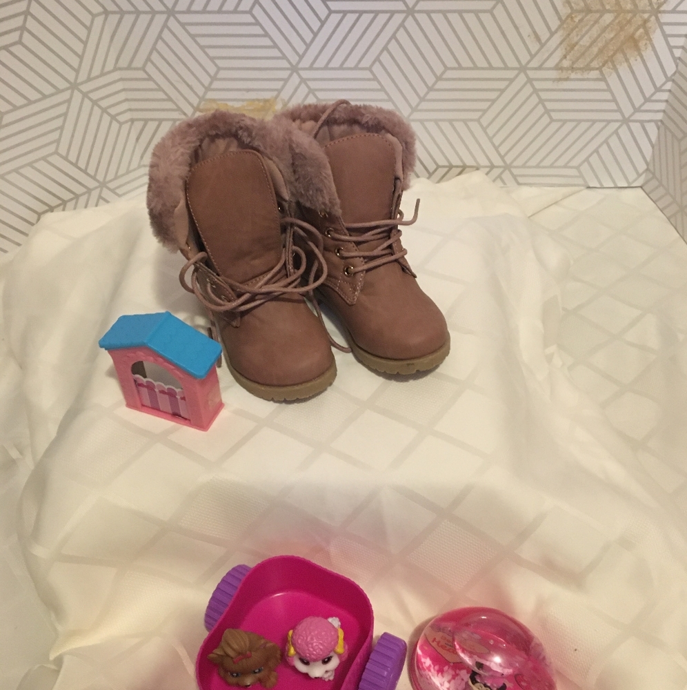 Toddler girl pink boots size 8